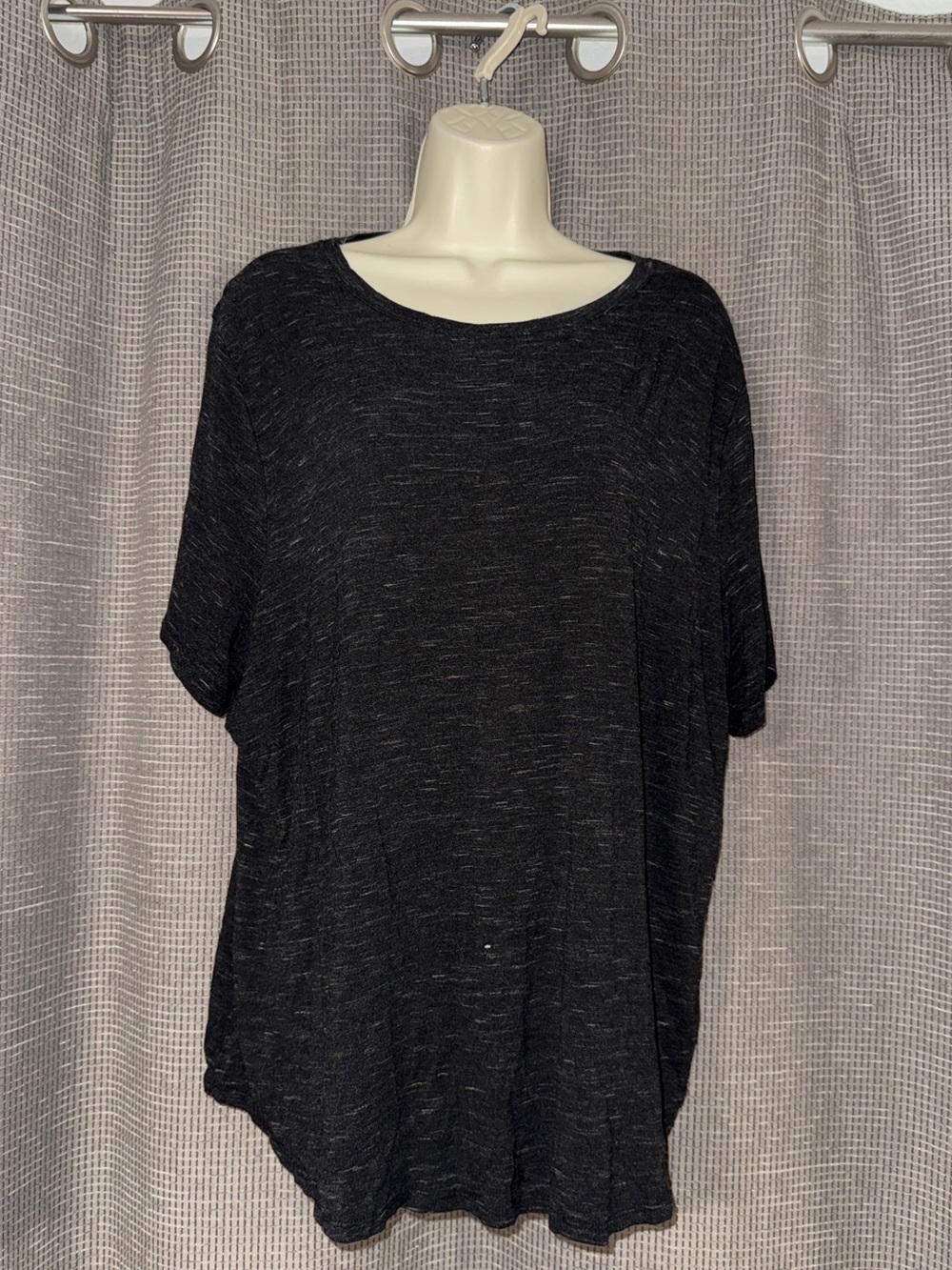 Old Navy Black Short-Sleeve Scoop Neck Tee